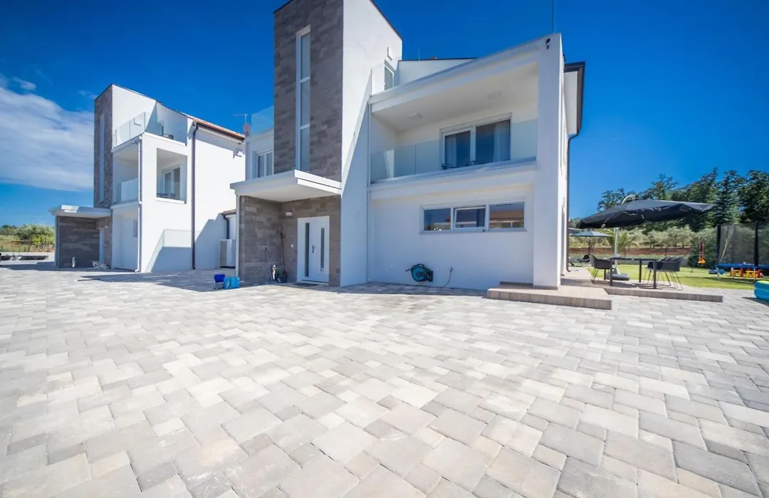 Villa Eni-1